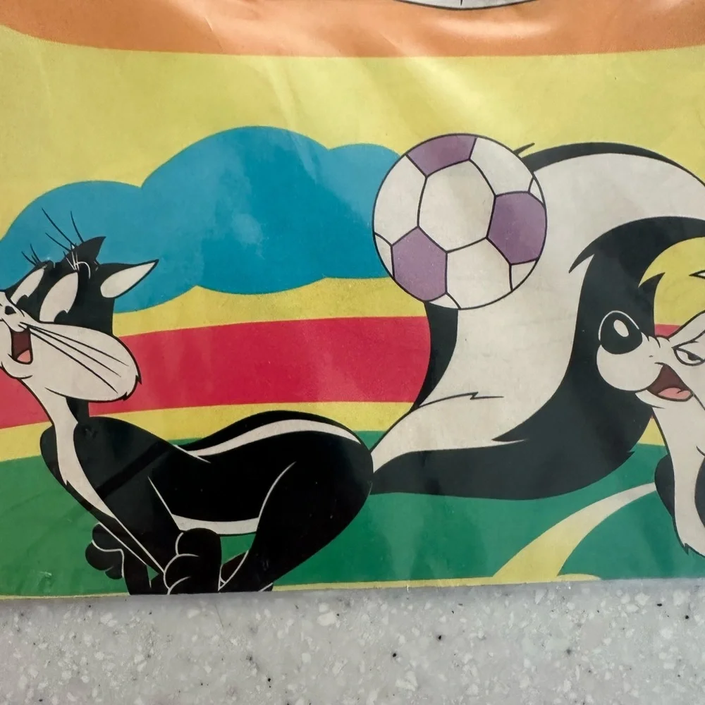 New Vintage Hallmark Looney Tunes Gift Wrap Sports Birthday Party 1994 Taz Daffy